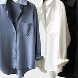 Camicia con taglio elegante e dettaglio moderno
